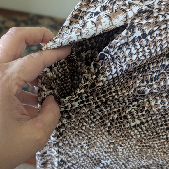 Emma & Michele Snakeskin Jumpsuit Large Sleeveless Gold Accent Zip Front Pocket - Picture 8 of 13